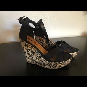 Mia Wedge Sandals Size 7